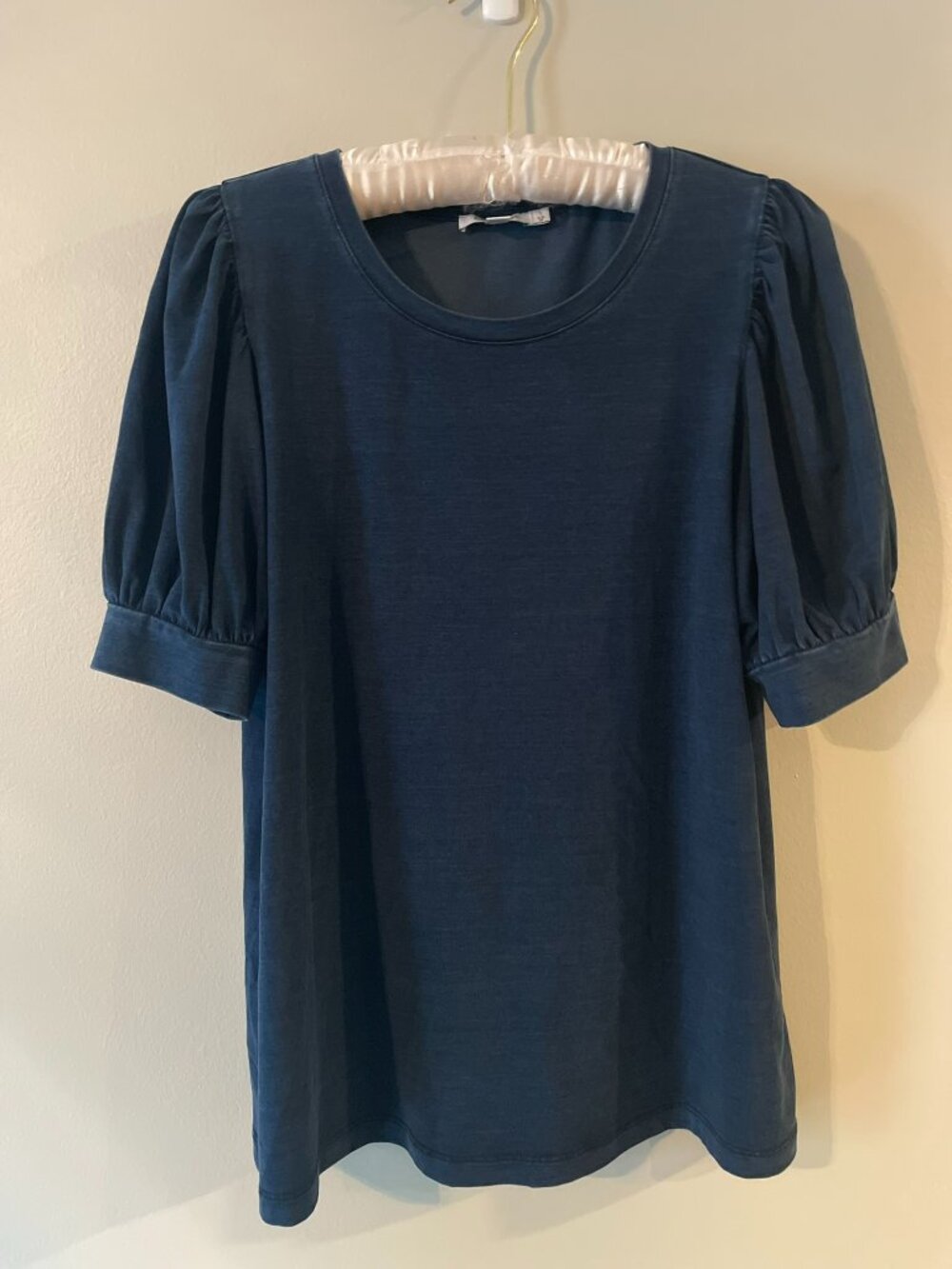 Chicos Short Sleeve Super Soft Denim Color Shirt Size 1 (US 10) - Picture 2 of 6